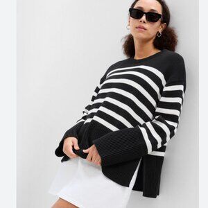 Gap 24/7 Split-Hem Crewneck Oversized Sweater Black and White Size Large